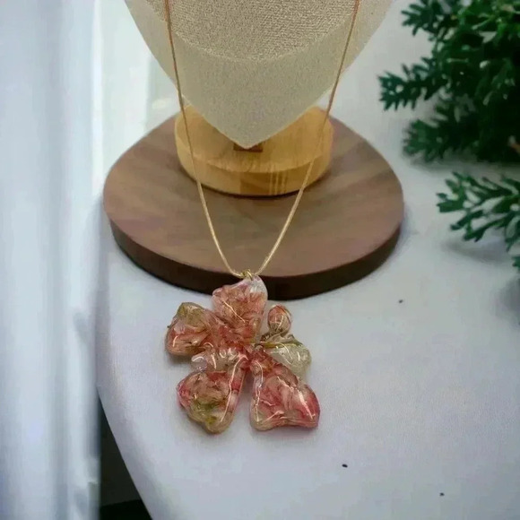 Custom Butterfly Pink Plum Floral Resin Statement Necklace Gold Plated Chain 20" - Picture 1 of 5